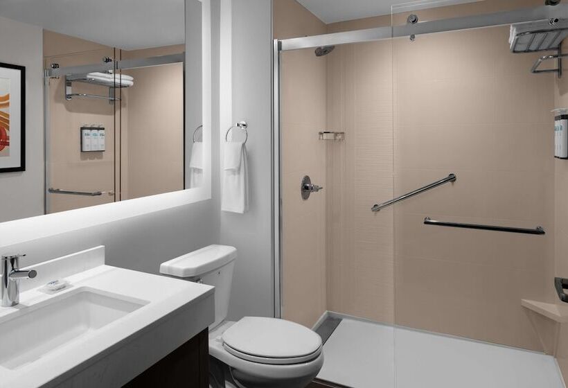 إستوديو قياسى, Hyatt House Lansing University Area