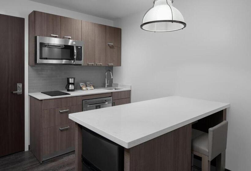 إستوديو قياسى, Hyatt House Lansing University Area