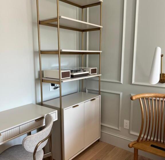 غرفة قياسية سرير كينج لذوى الإحتياجات الخاصة, St. James Social