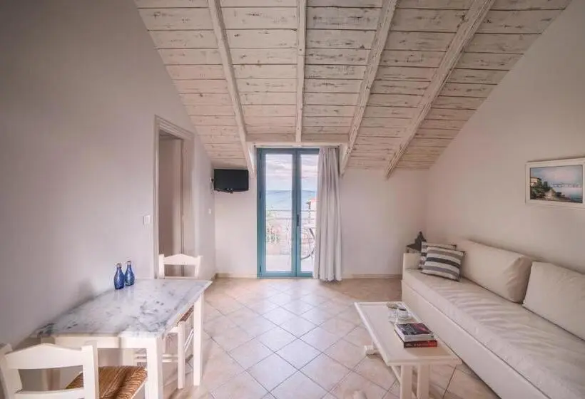 1 Bedroom Apartment Sea View