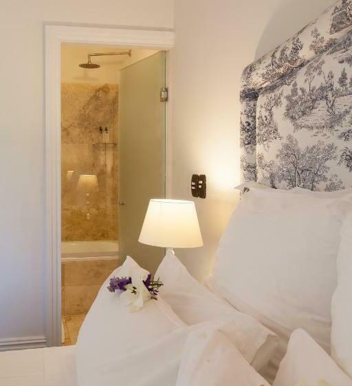 سوییت, Auberge Daniella