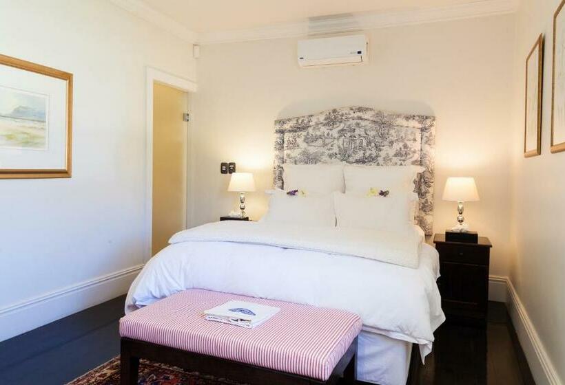 سوییت, Auberge Daniella