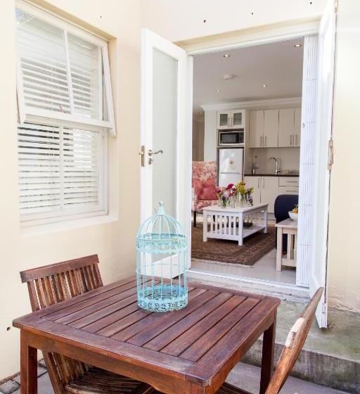 خانه 1 خوابه, Auberge Daniella