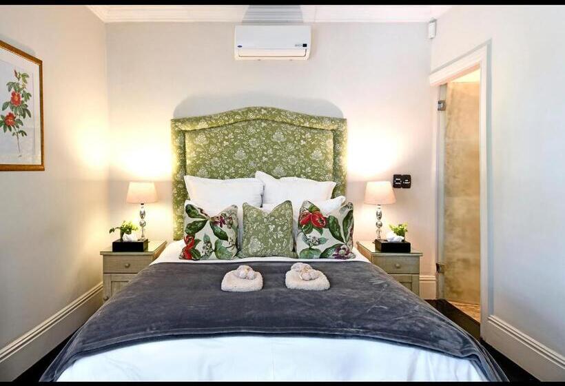 سوییت, Auberge Daniella