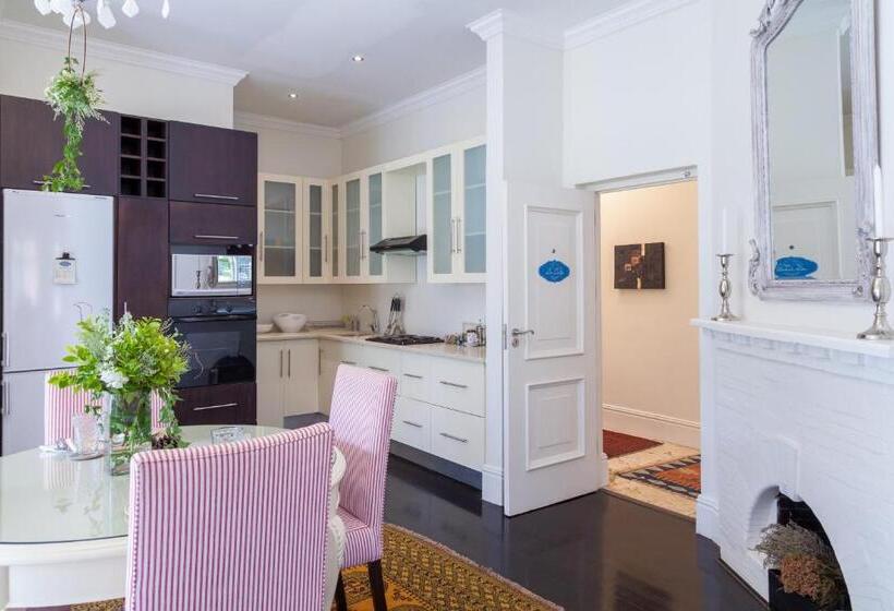 سوییت, Auberge Daniella