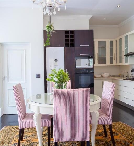 سوییت, Auberge Daniella