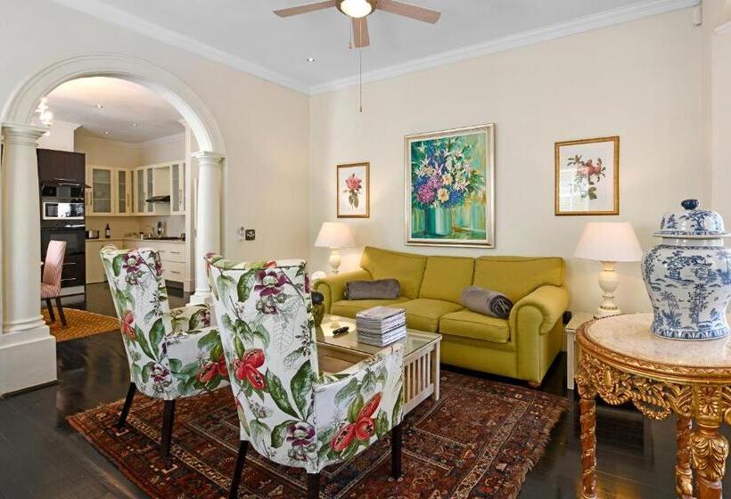 سوییت, Auberge Daniella