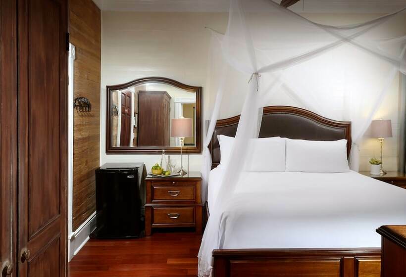 Standard Room King Size Bed