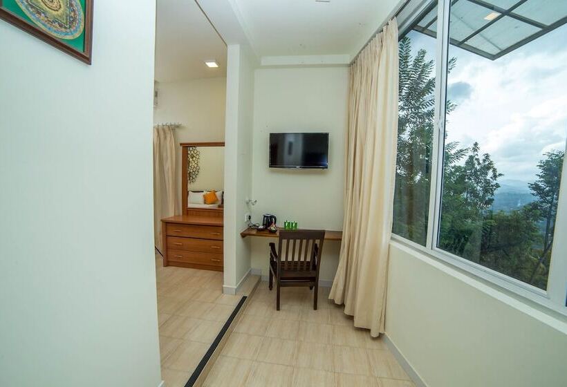 Habitació Triple Deluxe, Range Hotel Kandy