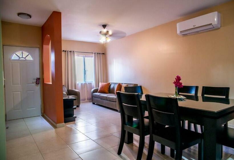 شقة غرفتين, Bugambilias Suites