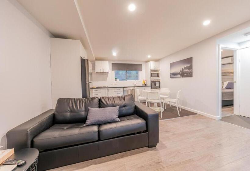 بنجلو عائلى, Eden Motel