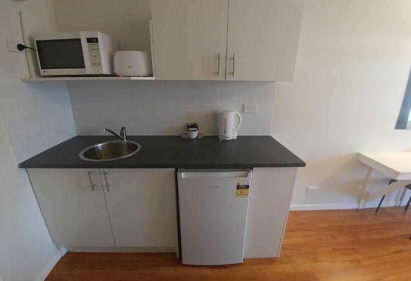 غرفة ديلوكس, Eden Motel