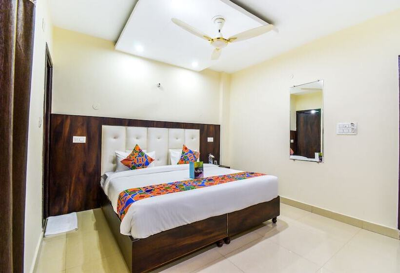 Camera Familiare, Fabhotel Js Regency