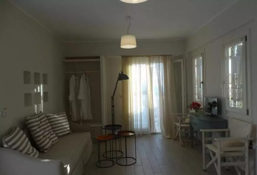 آپارتمان 1 خوابه, Naxos Anassa Suites
