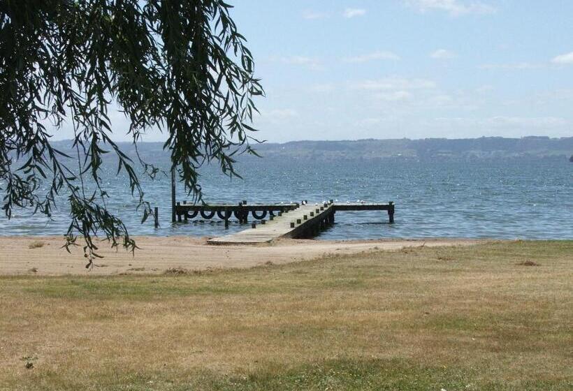 2 Bedrooms Apartment Lake View, Cedarwood Lakeside Motel & Conference Venue