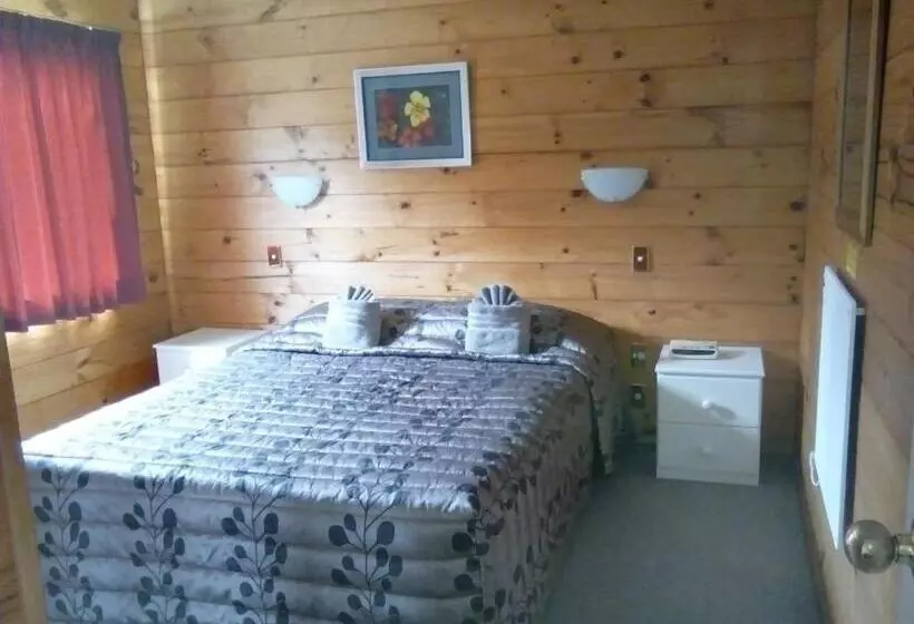 ファミリールーム, Cedarwood Lakeside Motel & Conference Venue