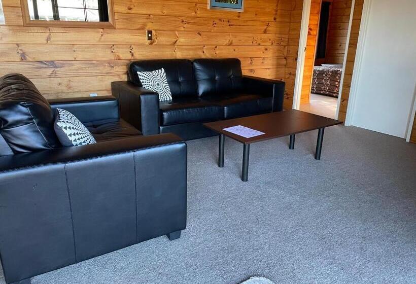 ファミリールーム, Cedarwood Lakeside Motel & Conference Venue