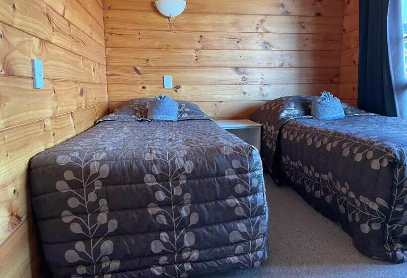 ファミリールーム, Cedarwood Lakeside Motel & Conference Venue