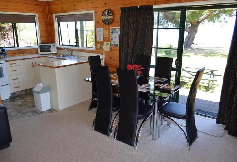 2 Bedrooms Apartment Lake View, Cedarwood Lakeside Motel & Conference Venue