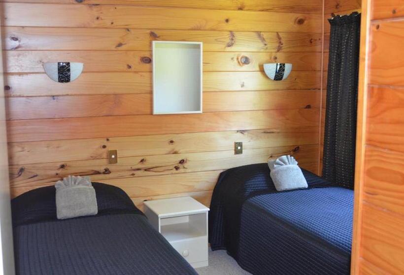 2 Bedrooms Apartment Lake View, Cedarwood Lakeside Motel & Conference Venue