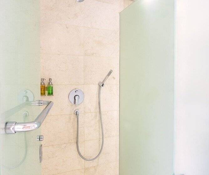 Номер Deluxe, Claro Kendari