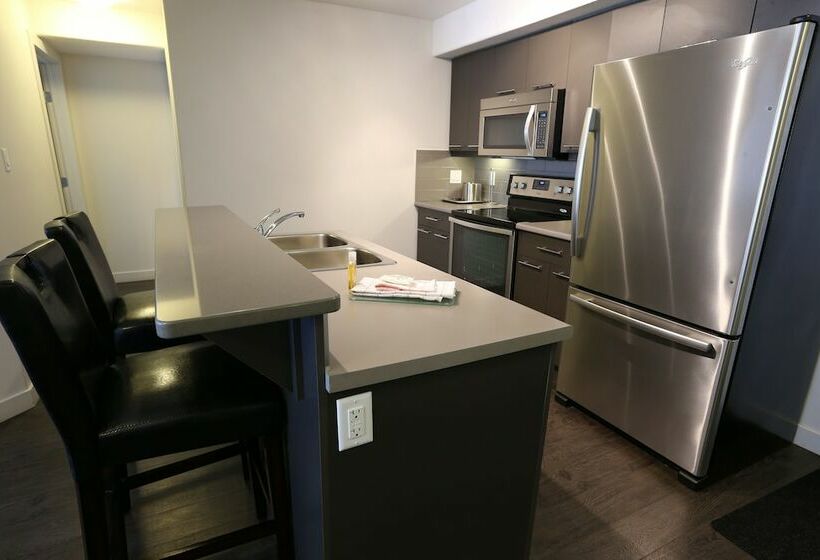 سوییت, East Village Suites