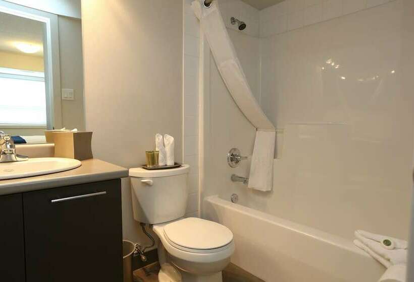 سوییت, East Village Suites