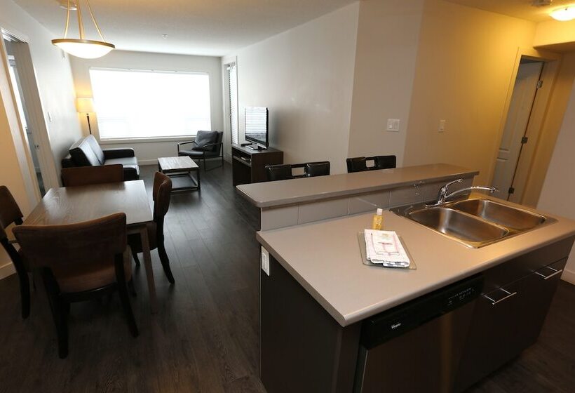 سوییت, East Village Suites