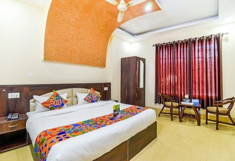 Номер Deluxe, Fabhotel Js Regency