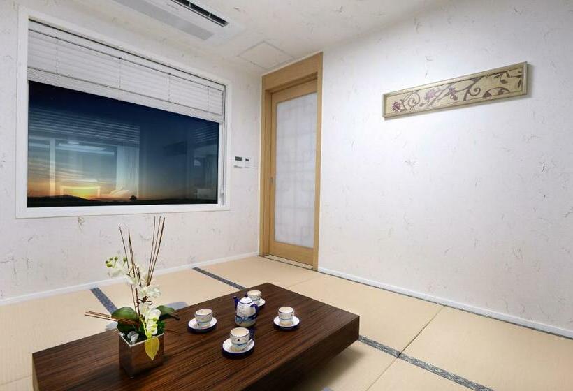 סוויטה משפחתית, Healthcare Town Resort