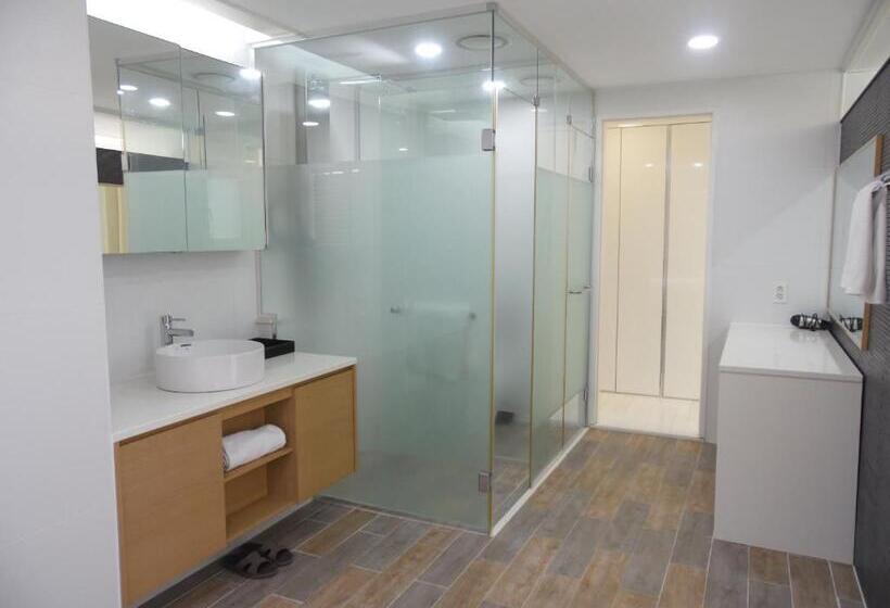 סוויטה משפחתית, Healthcare Town Resort