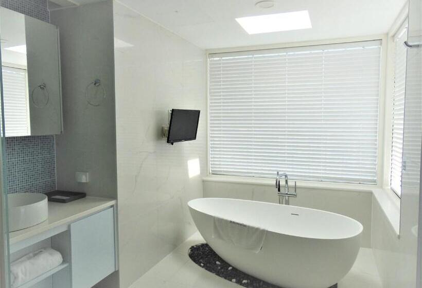 סוויטה מלכותית, Healthcare Town Resort