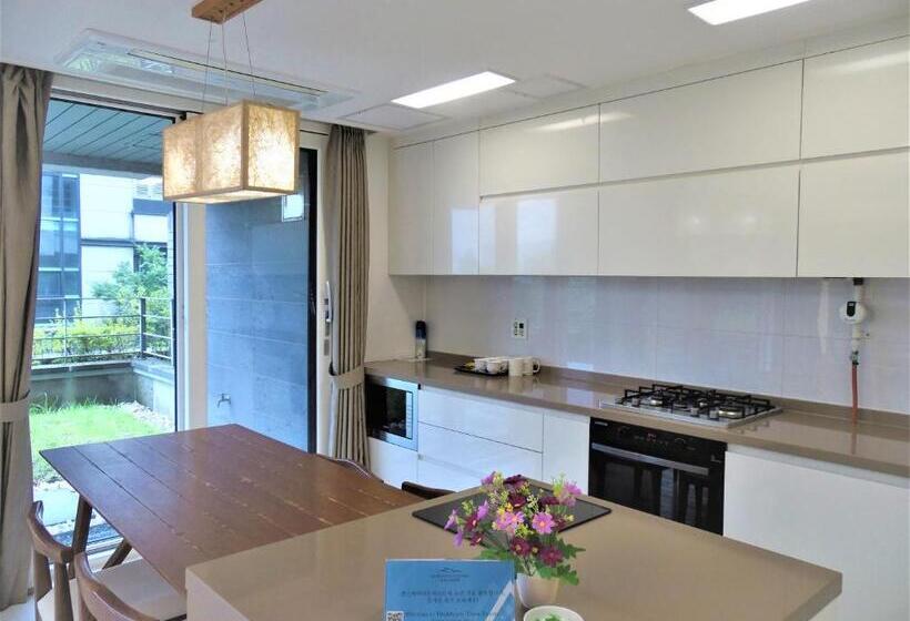 סוויטה מלכותית, Healthcare Town Resort