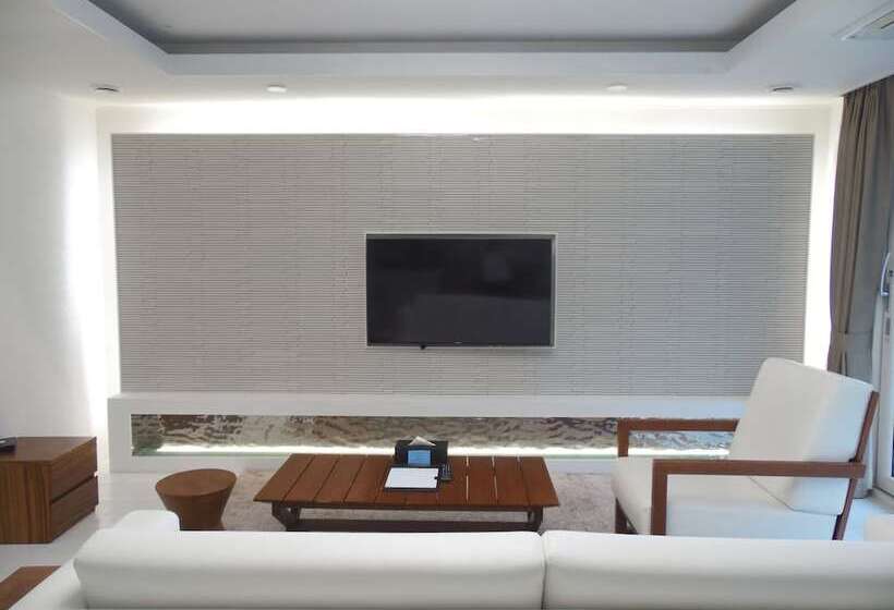 סוויטה מלכותית, Healthcare Town Resort