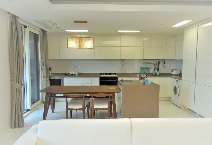 Королевский Люкс, Healthcare Town Resort