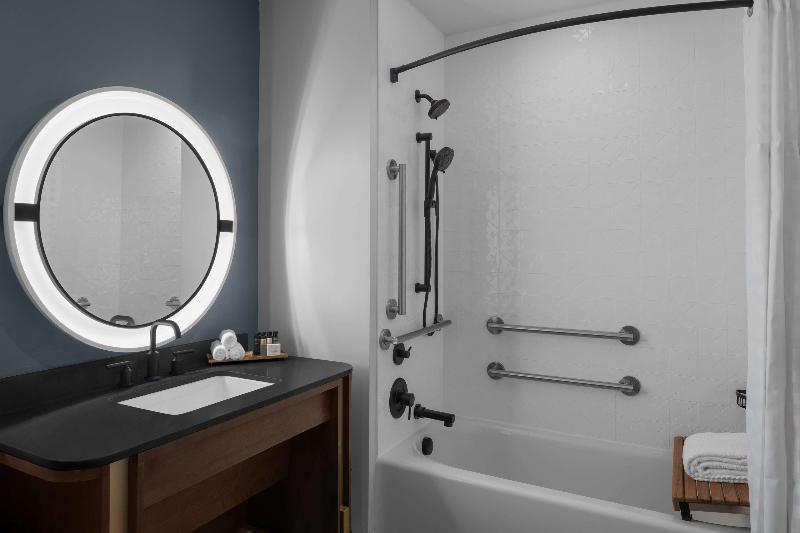 Quarto Deluxe, Kumar Resort By Turtle, Lonavala