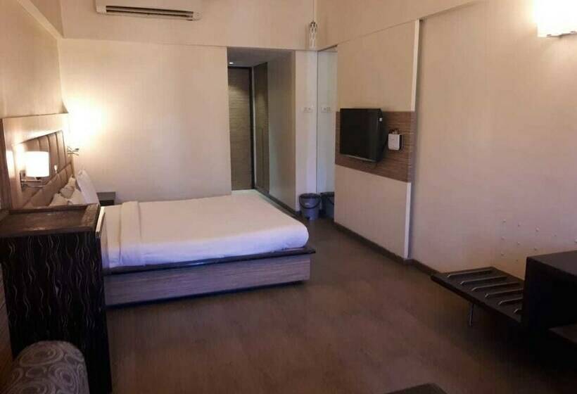 Quarto Deluxe, Kumar Resort By Turtle, Lonavala