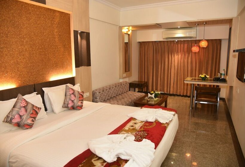 Quarto Deluxe, Kumar Resort By Turtle, Lonavala