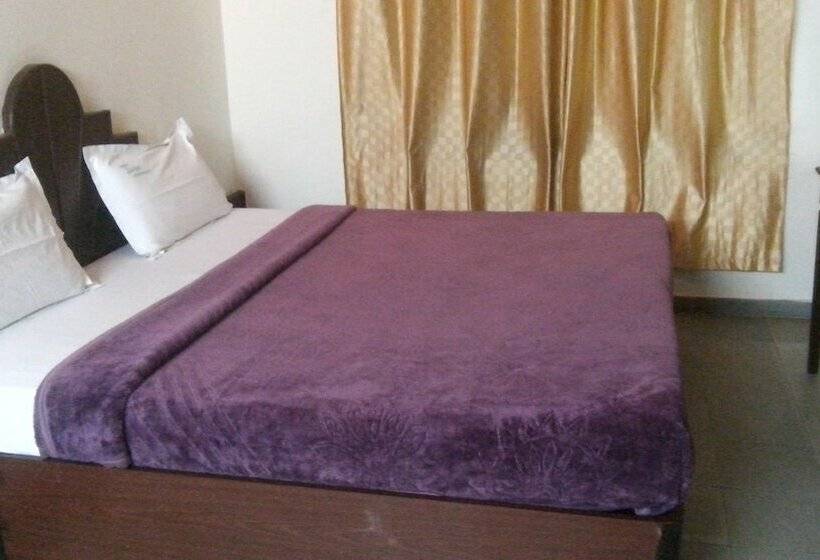 Habitació Deluxe, Luciya International Mysore