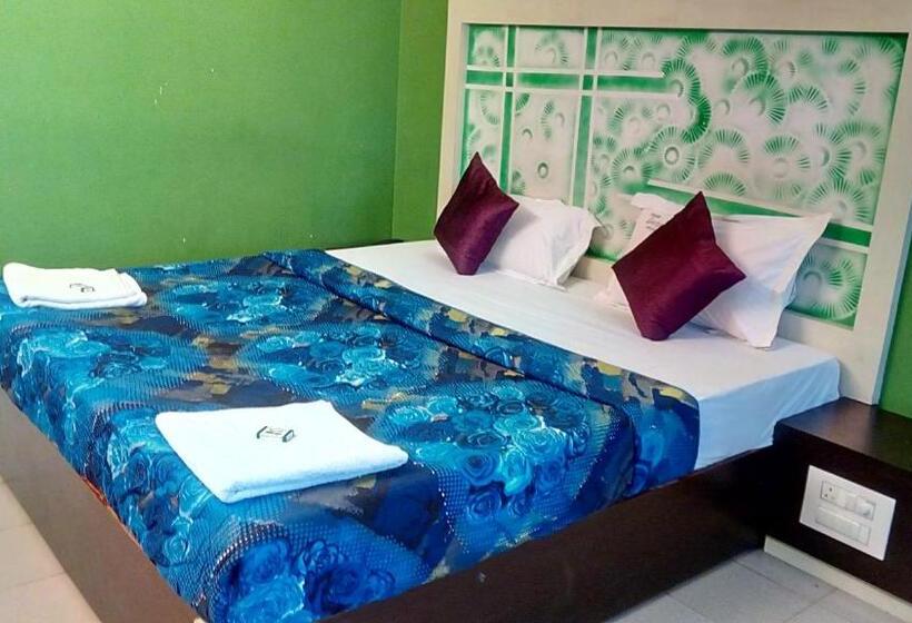 Habitació Deluxe, Luciya International Mysore