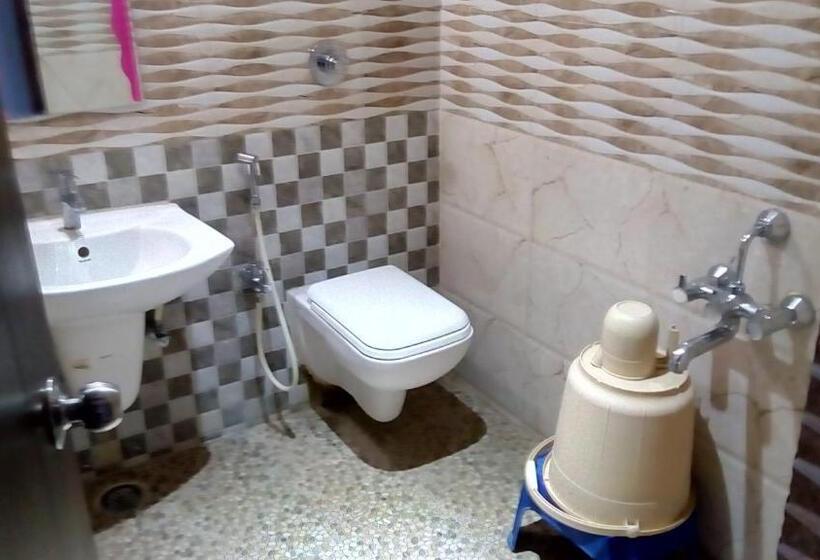 Habitació Triple Clàssica, Luciya International Mysore