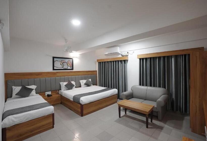Habitació Triple Clàssica, Luciya International Mysore