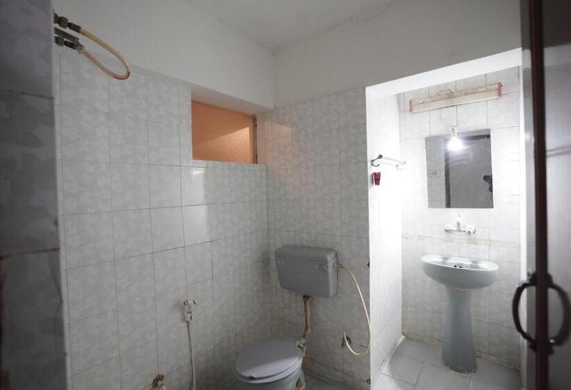 Habitació Triple Estàndard, Luciya International Mysore