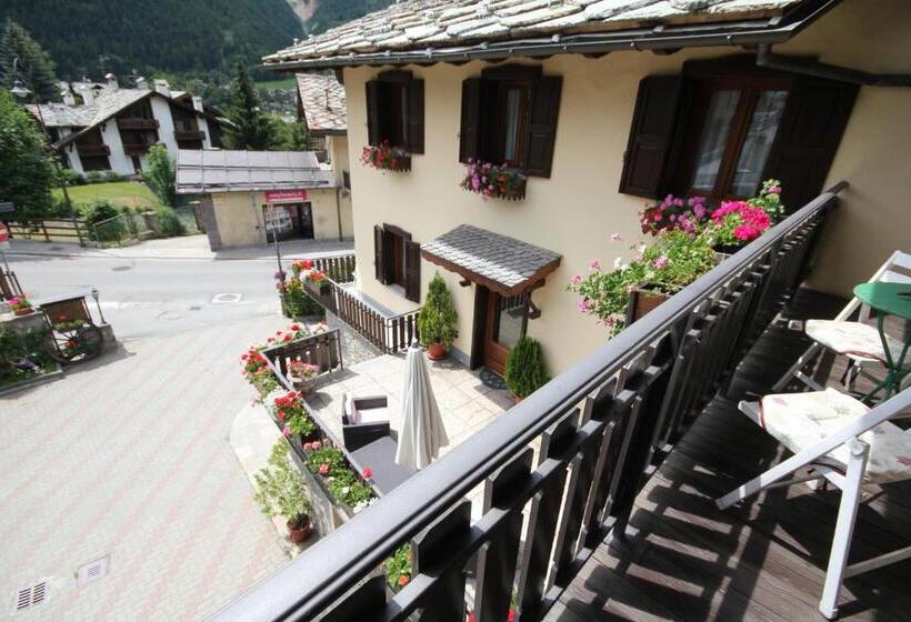 스탠다드 테라스 룸, Maison Laurent