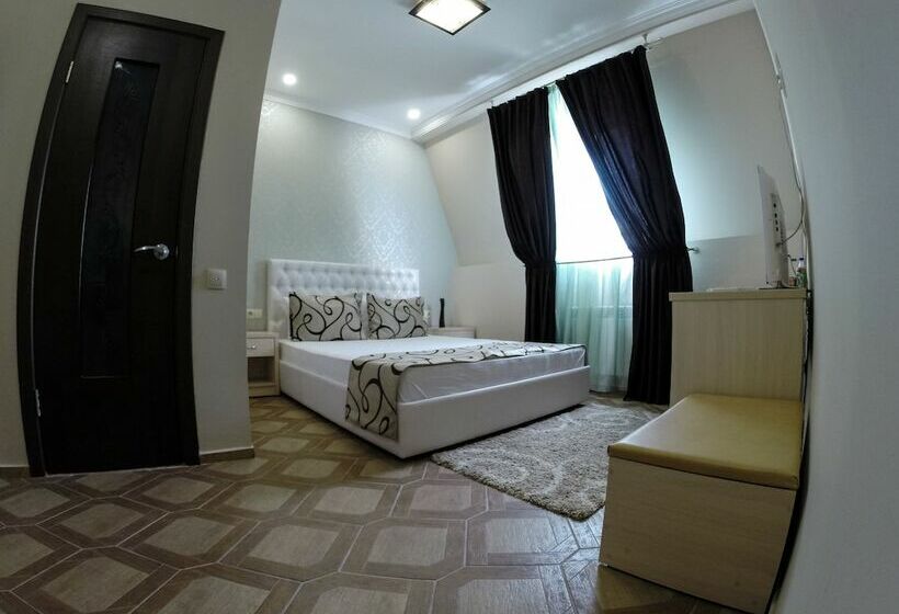 اتاق راحتی, Marton Cherepovetskaya