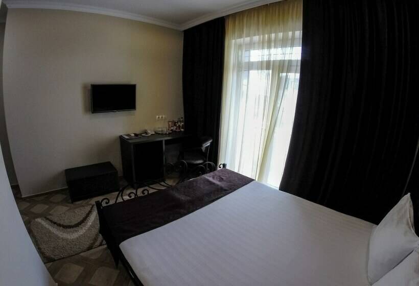 سوییت جونیور, Marton Cherepovetskaya