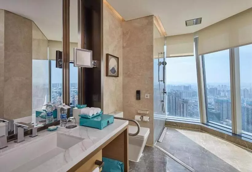 キングサイズベッド、シティビューデラックスルーム, Meixi Lake Hotel, A Luxury Collection Hotel, Changsha