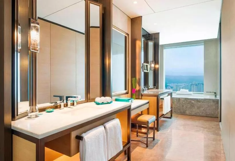 キングサイズベッドのデラックスルーム, Meixi Lake Hotel, A Luxury Collection Hotel, Changsha