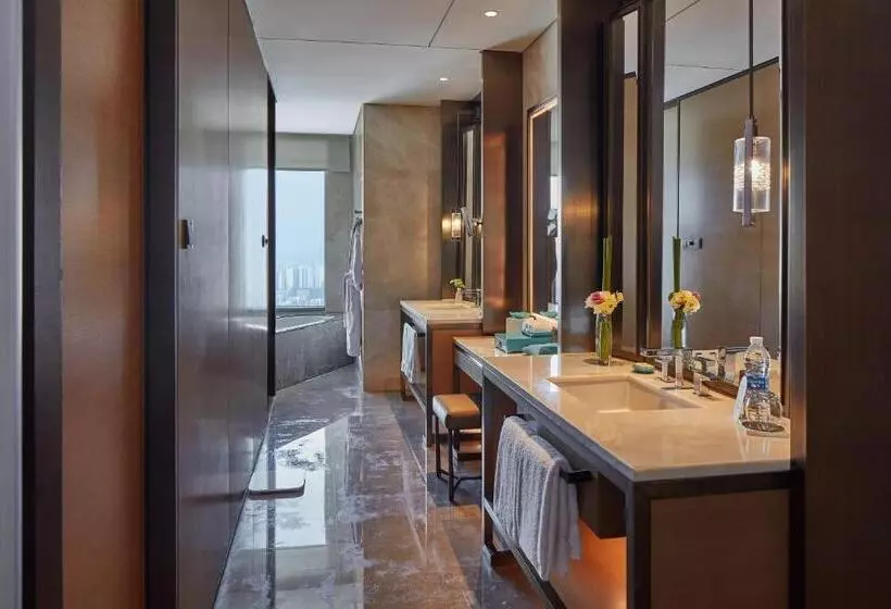 レイクビューデラックスルーム, Meixi Lake Hotel, A Luxury Collection Hotel, Changsha