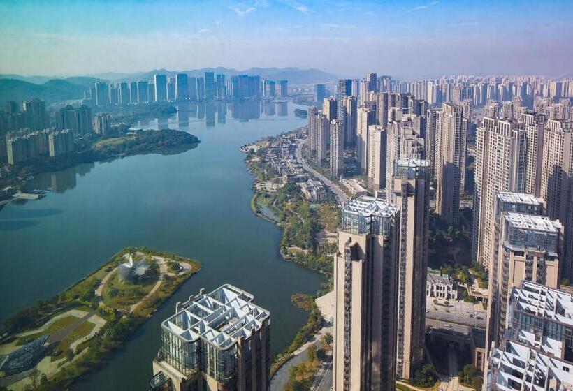 キングサイズベッドのデラックスルーム, Meixi Lake Hotel, A Luxury Collection Hotel, Changsha